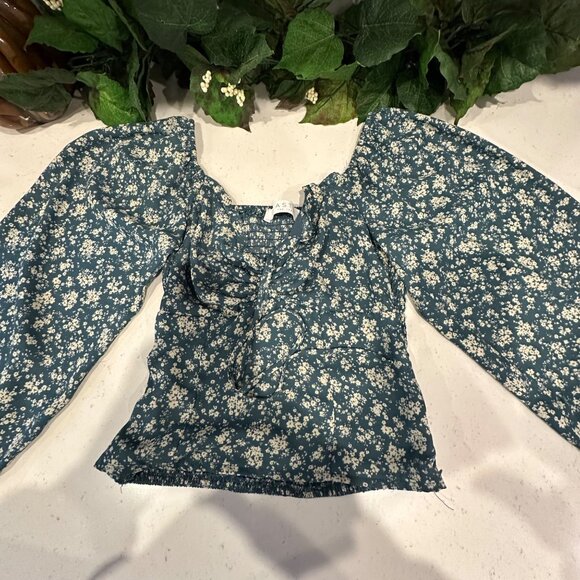 ASTR The Label XS Floral Smocked Long Sleeve Blouse In Blue & White - Picture 4 of 10